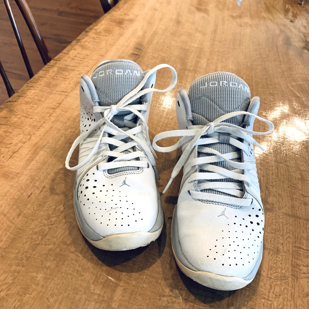 Jordan high top size 4 (big boy)